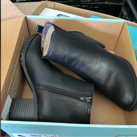 LifeStride Women's Mesa Chelsea Bootie - Picture 3 of 4